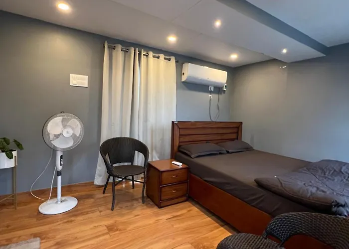 La Serene Farm Stay - Luxary 4 Bed Room Property Hyderabad